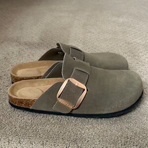 Project Cloud Olive Green Suede Slip-On Clogs Size 8/EU 39